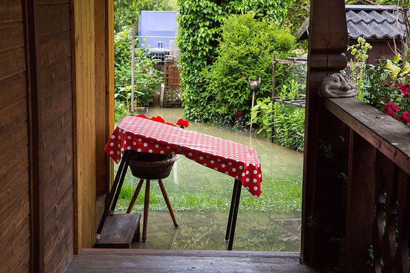 Alpingarten steht unter Wasser