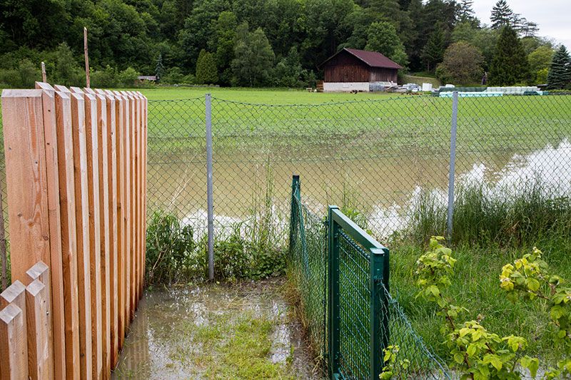 Alpingarten steht unter Wasser